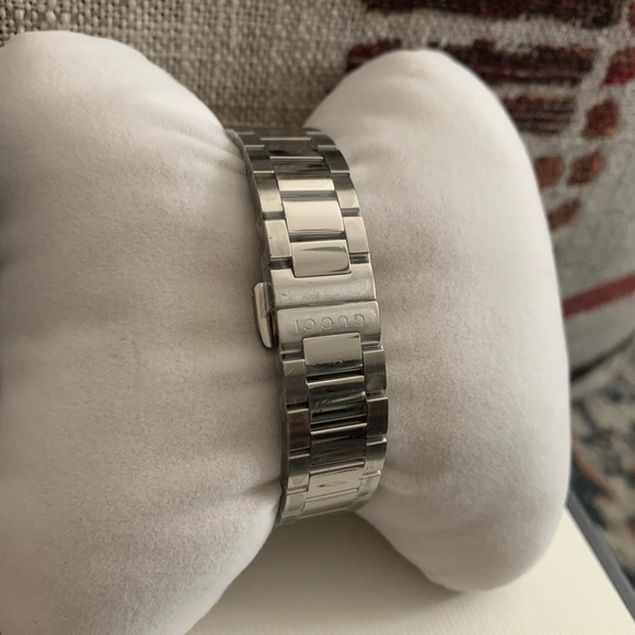 Gucci Watch - Picture 6 of 10